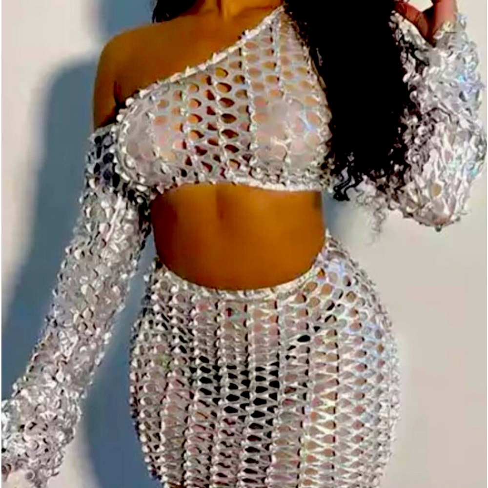 All sizes chrome look but stretch nylon material